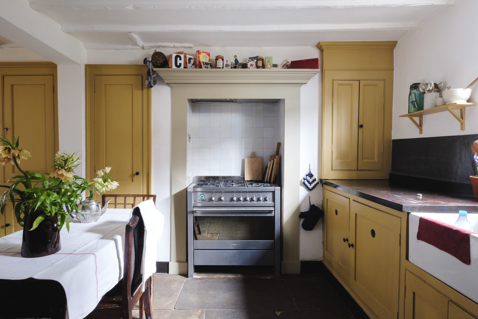 Pedro da Costa Felgueiras - Georgian House Renovation - Varden Street - Aucoot - Kitchen with fireplace