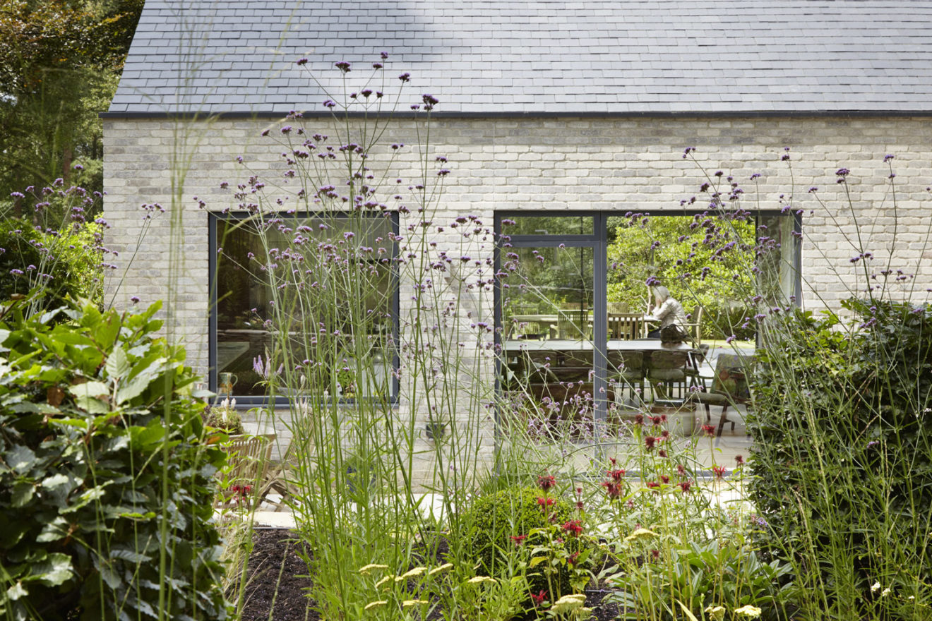 Almanac - Modern House in Hampshire - Architect designed - Aucoot