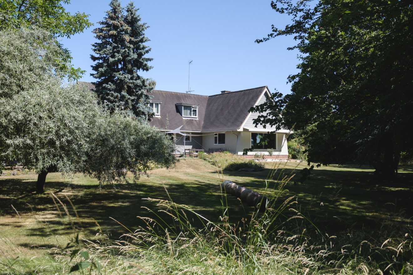 Aucoot - Grasslands - Vitsoe - A Modern House and Studio in the Countryside