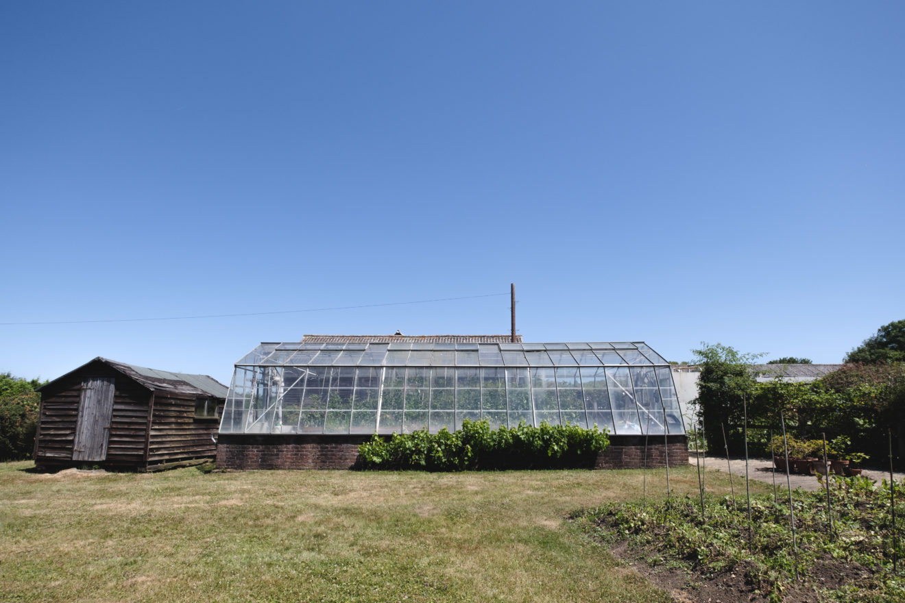 Aucoot - Grasslands - Vitsoe - A Modern House and Studio in the Countryside
