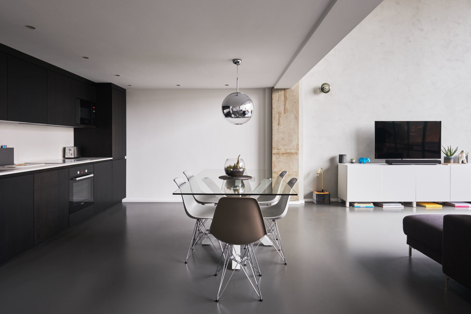 Union Wharf - Yam Studios - Aucoot - Modern Minimalist Apartment