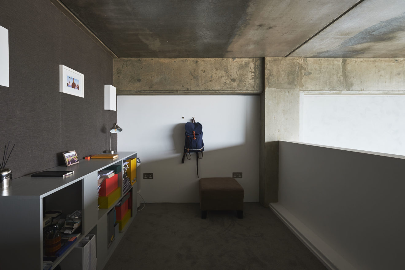 Union Wharf - Yam Studios - Aucoot - Modern Minimalist Apartment
