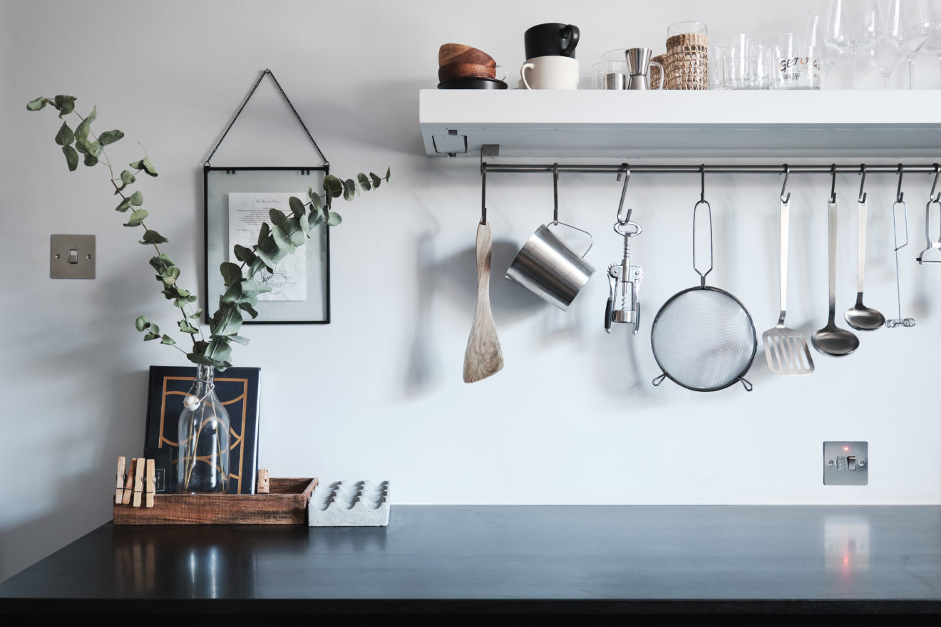 The-Fairfield-Aucoot-Scandi-Minimalism-Black-Kitchen-Units