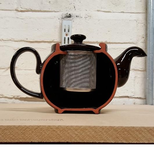 Brown Betty teapot - Aucoot - Ian McIntyre