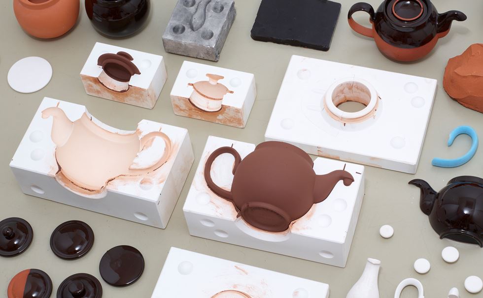 Brown Betty teapot - Aucoot - Ian McIntyre