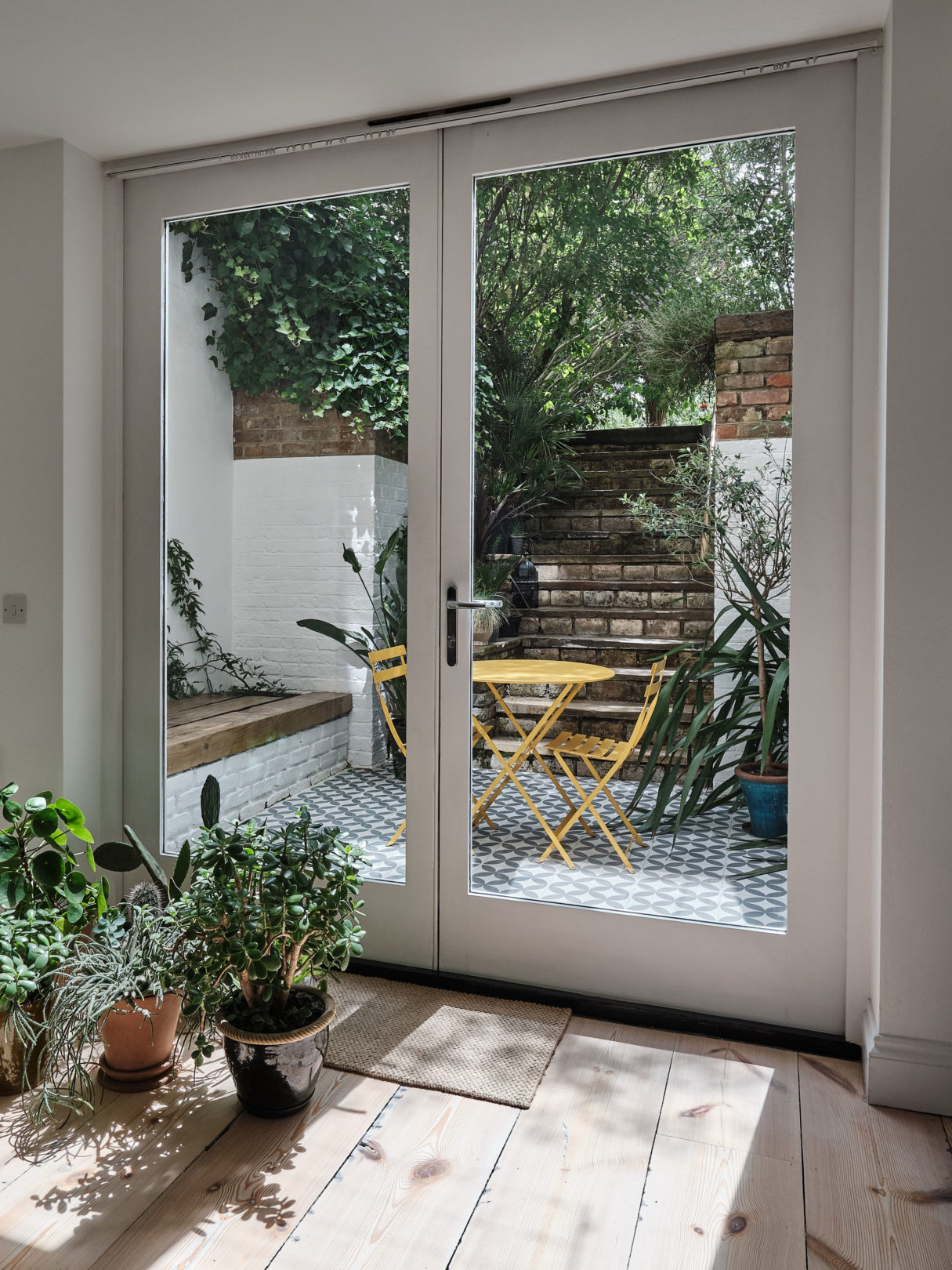 Richmond-Road-Aucoot-Victorian-house-basement-flat-refurbishment