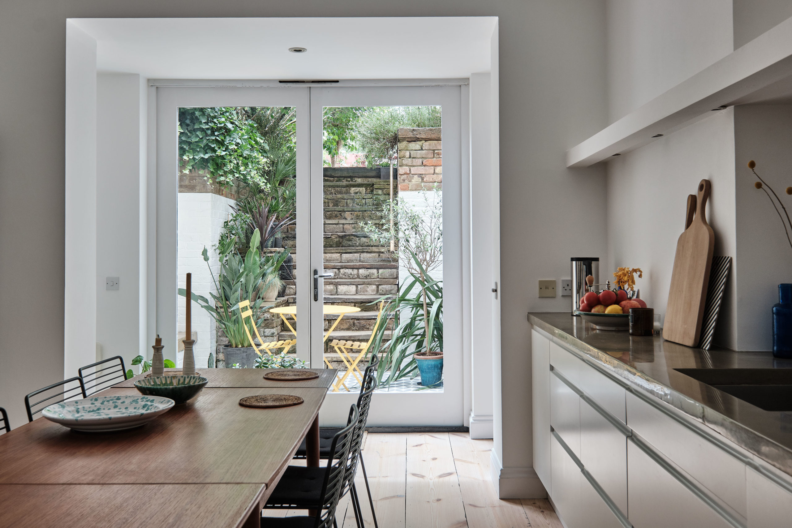 Richmond-Road-London-Fields-Aucoot-Victorian-house-basement-flat-modern-refurbishment