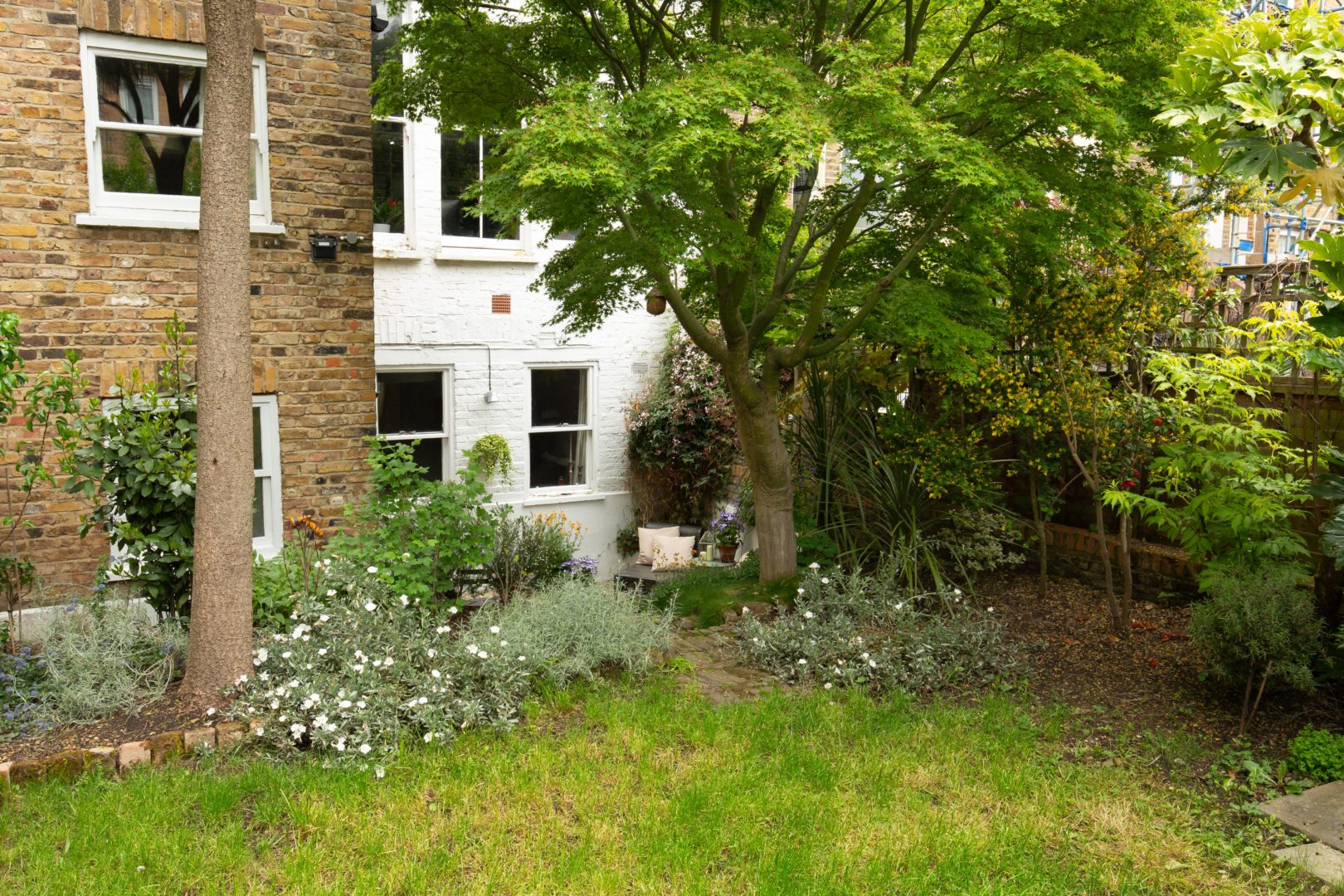 Amhurst_Road_garden_Aucoot_Estate_Agent