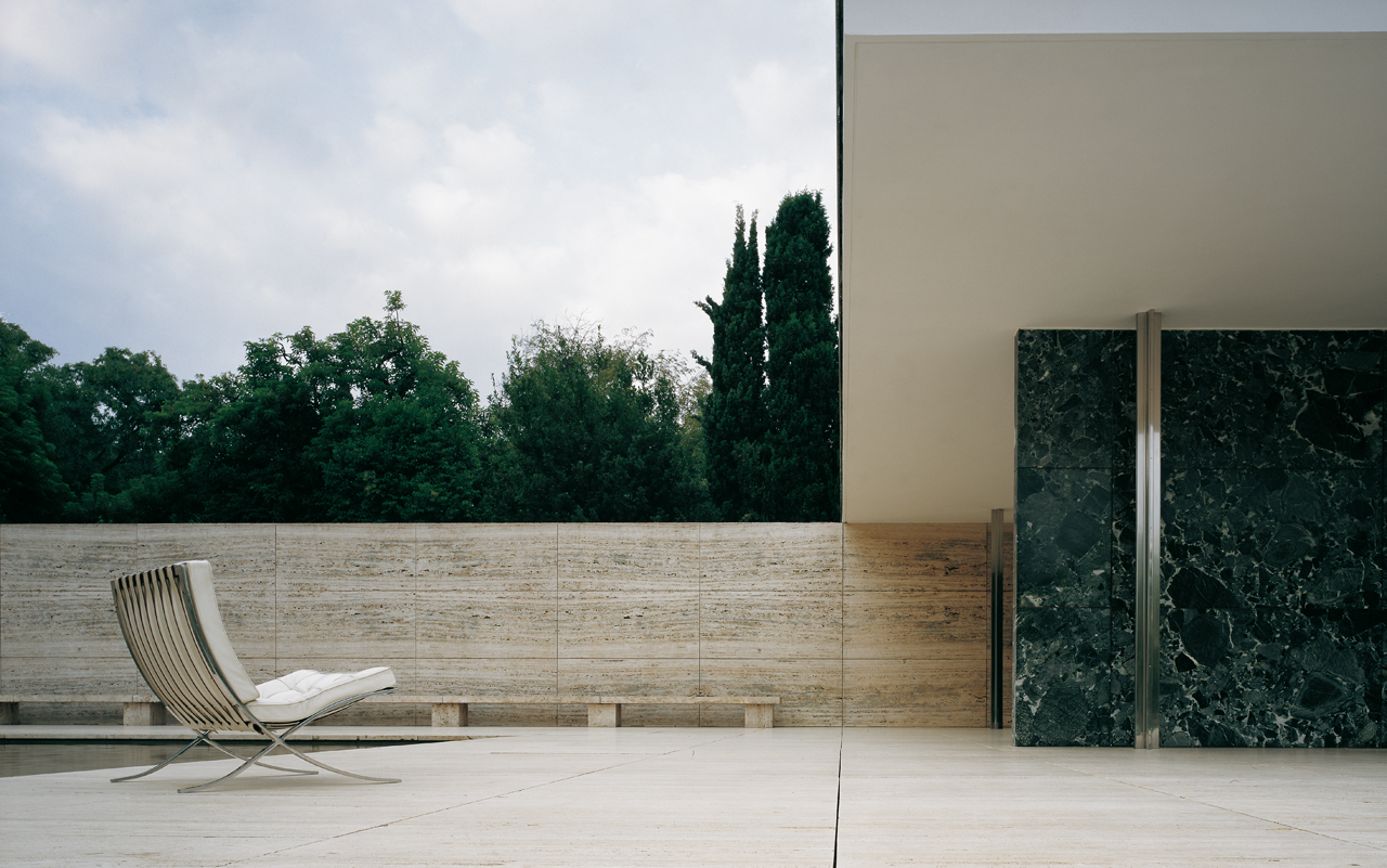 Knoll_Barcelona_Chair_Barcelona_Pavilion Design_Classics_Aucoot