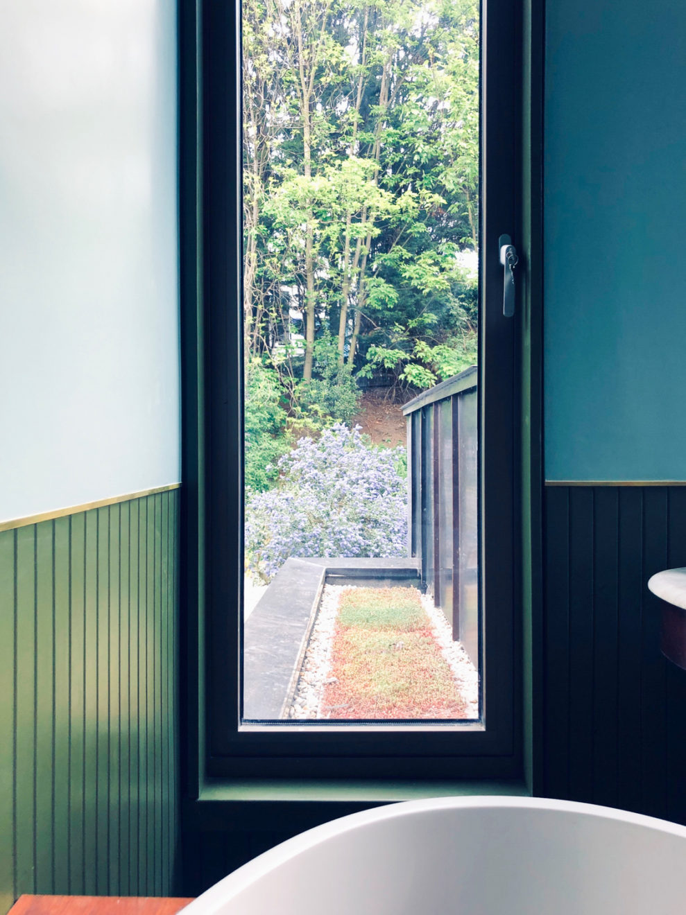 Aucoot_Design_Directory_Michael_Collins_Architects_BathroomView©MichaelCollins