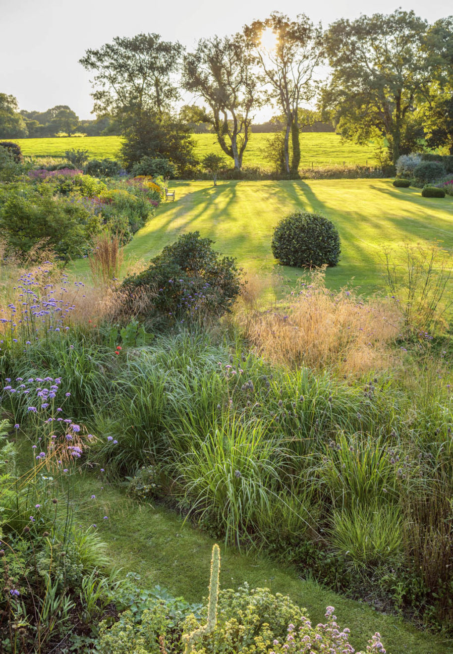 cameron gardens - by clive nichols - aucoot estate agent