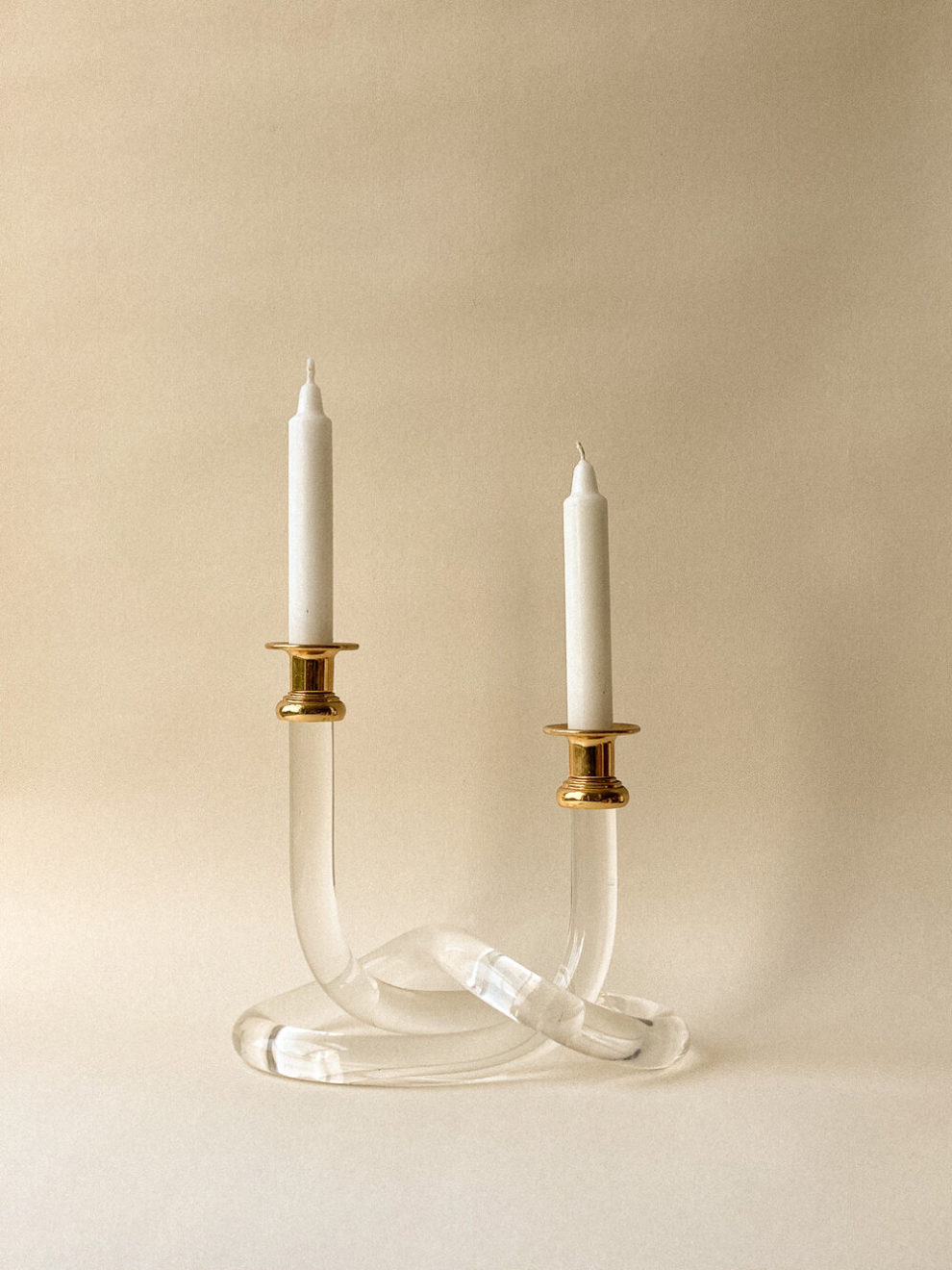 lucite-knotted-candle-holder-shop-mantel-sadie-perry-aucoot-estate-agents