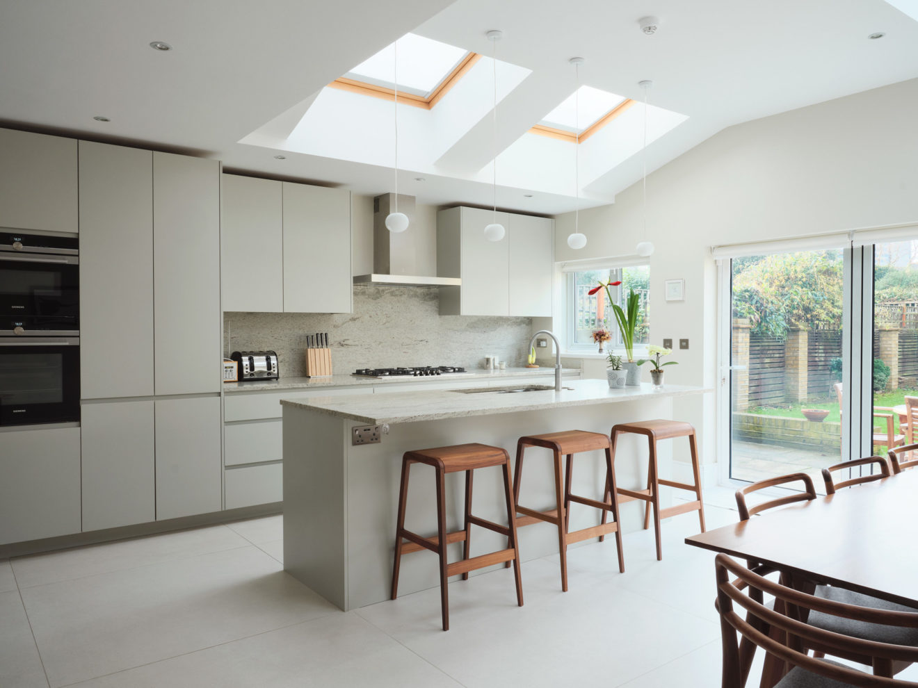 Chiswick W4 - Finch London - Kitchen Design - Aucoot Estate Agents 1