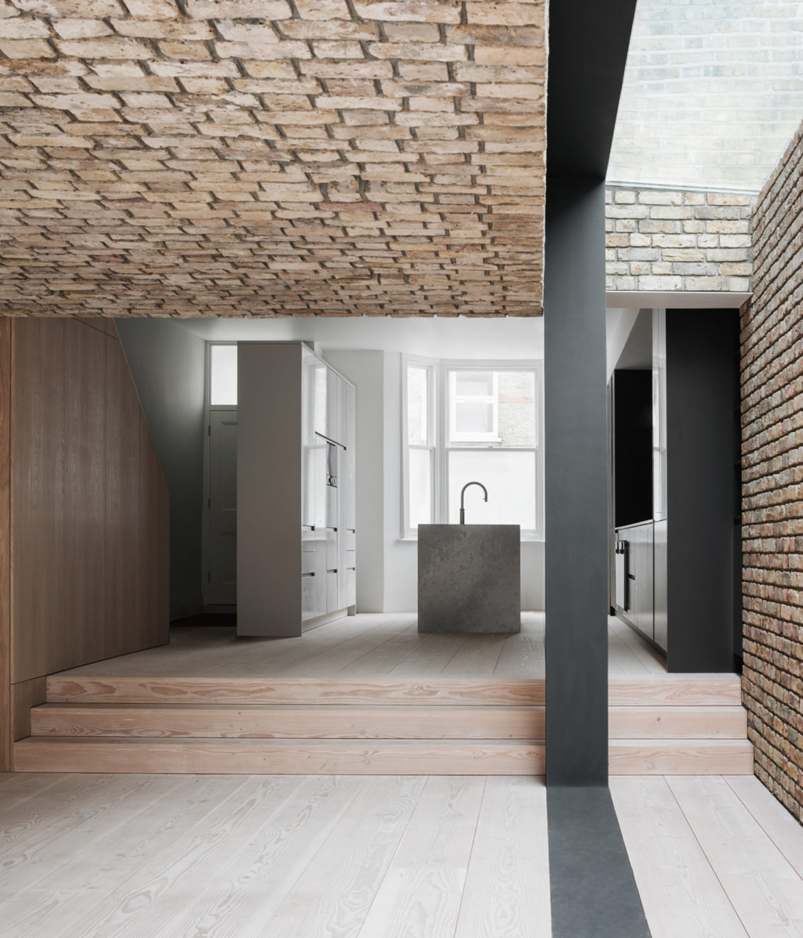 repoussoir by simone bossi - conform architects - aucoot estate agents