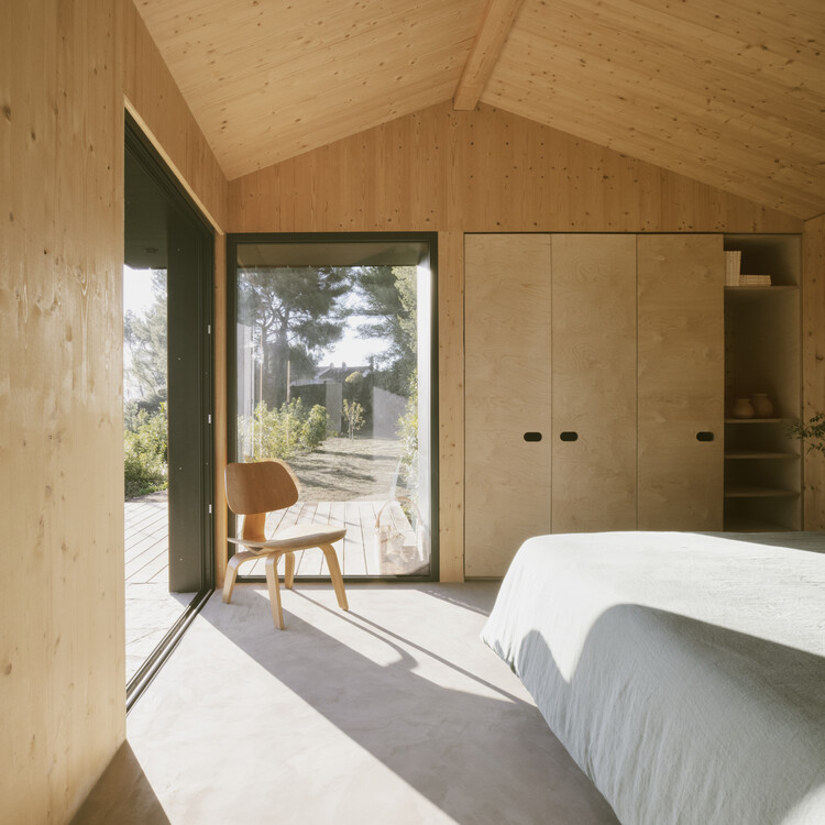Pine Nut Cabane by daab design - Photograph by Henry Woide - Aucoot Estate Agents