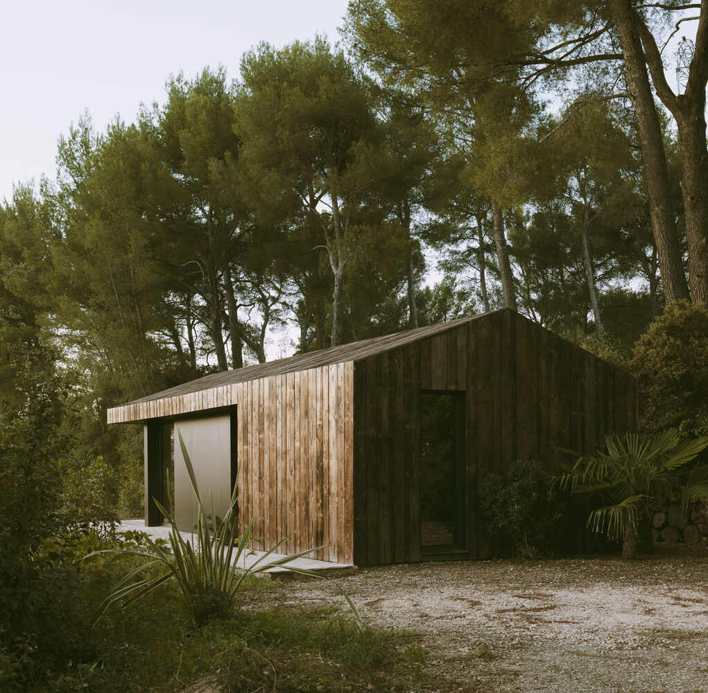 Pine Nut Cabane by daab design - Photograph by Henry Woide - Aucoot Estate Agents