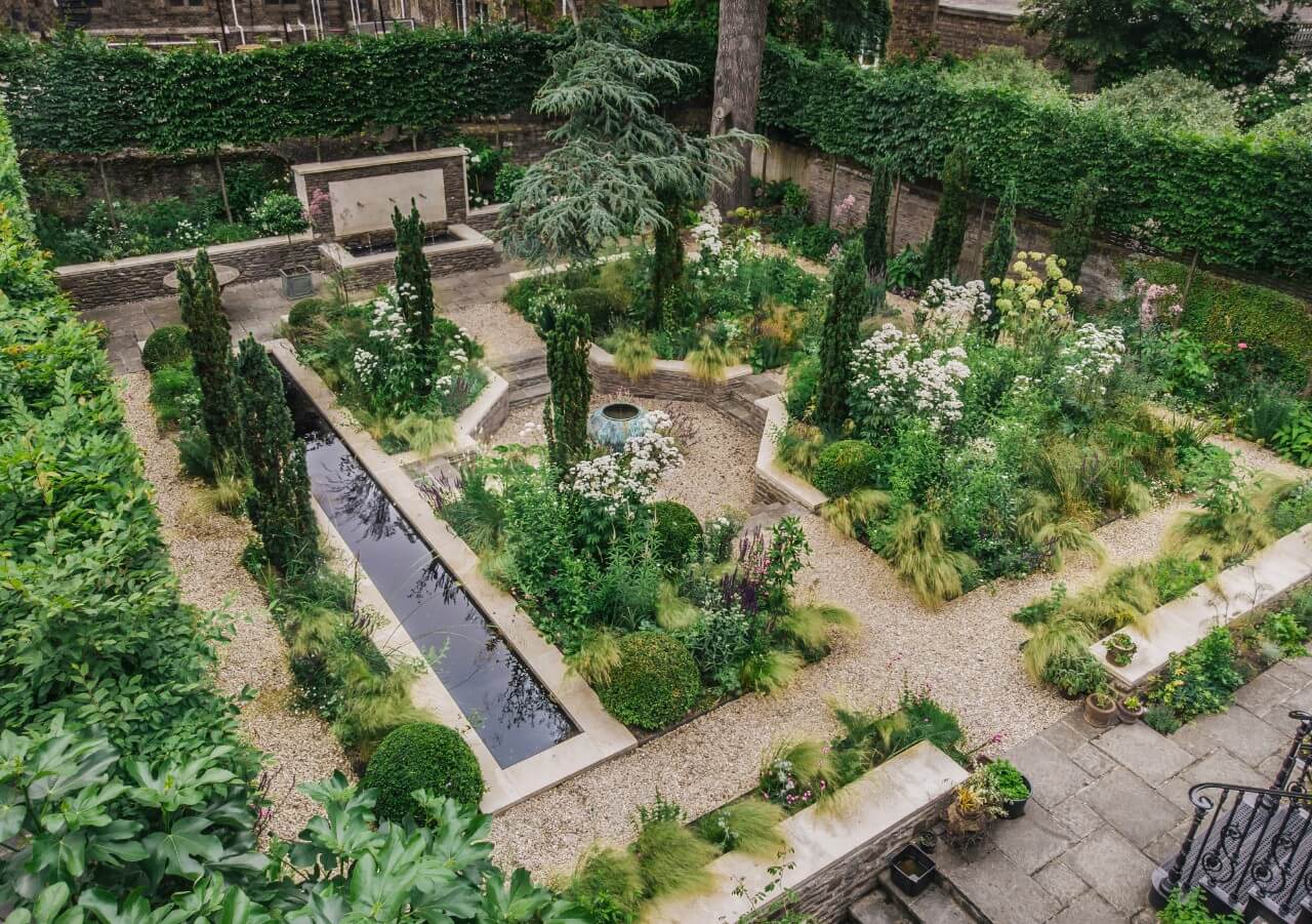 Garden by Artisan Landscapes - Aucoot Estate Agents