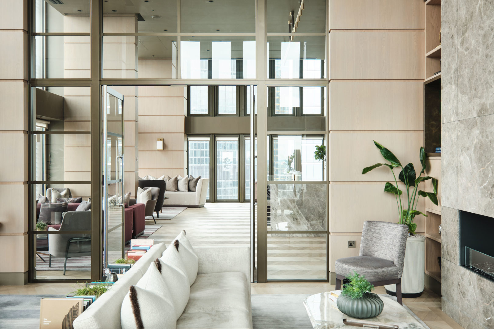 One-Bishopsgate-Plaza-Sky-Residences-Pan-Pacific-Hotel-luxury-london-flat-apartments-for-sale
