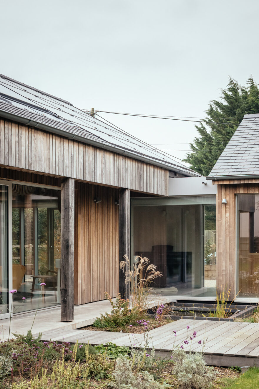 Clay-Retreat-by-PAD-Studio-Modern-House-in-the-New-Forest-shot-by-Jim-Stephenson