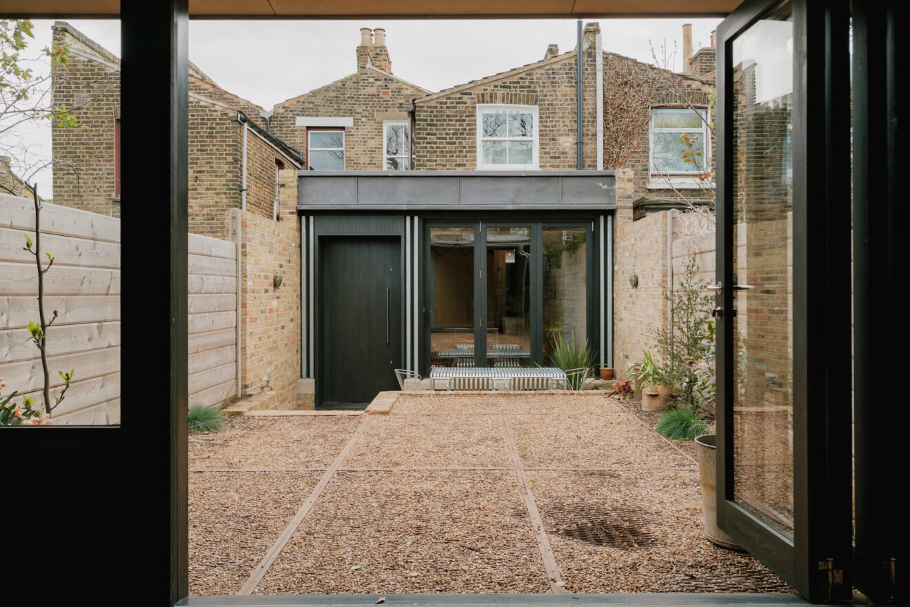 Magpie-House-by-DGN-Architects-shot-by-Tim-Crocker-Aucoot-Journal-Modern-house-extension-in-East-London