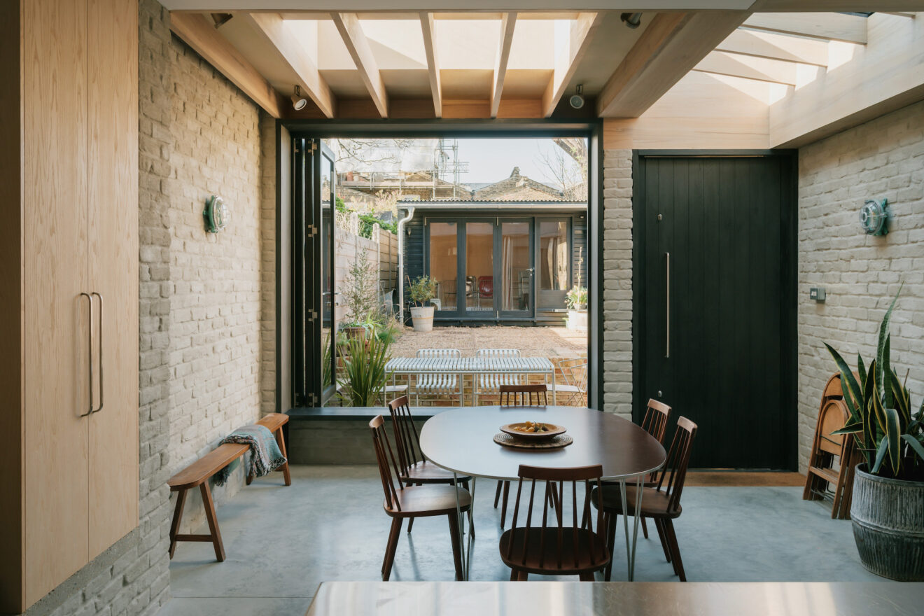 Magpie-House-by-DGN-Architects-shot-by-Tim-Crocker-Aucoot-Journal-Modern-house-extension-in-East-London
